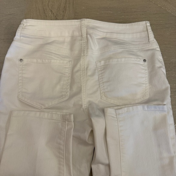 Chico's White Straight Leg Jeans Slim Boyfriend Ankle - Picture 7 of 7